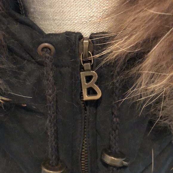 🎿Bogner black ski jacket. Two way front zipper. Removable fur collar. Classic⛷ - Picture 6 of 10